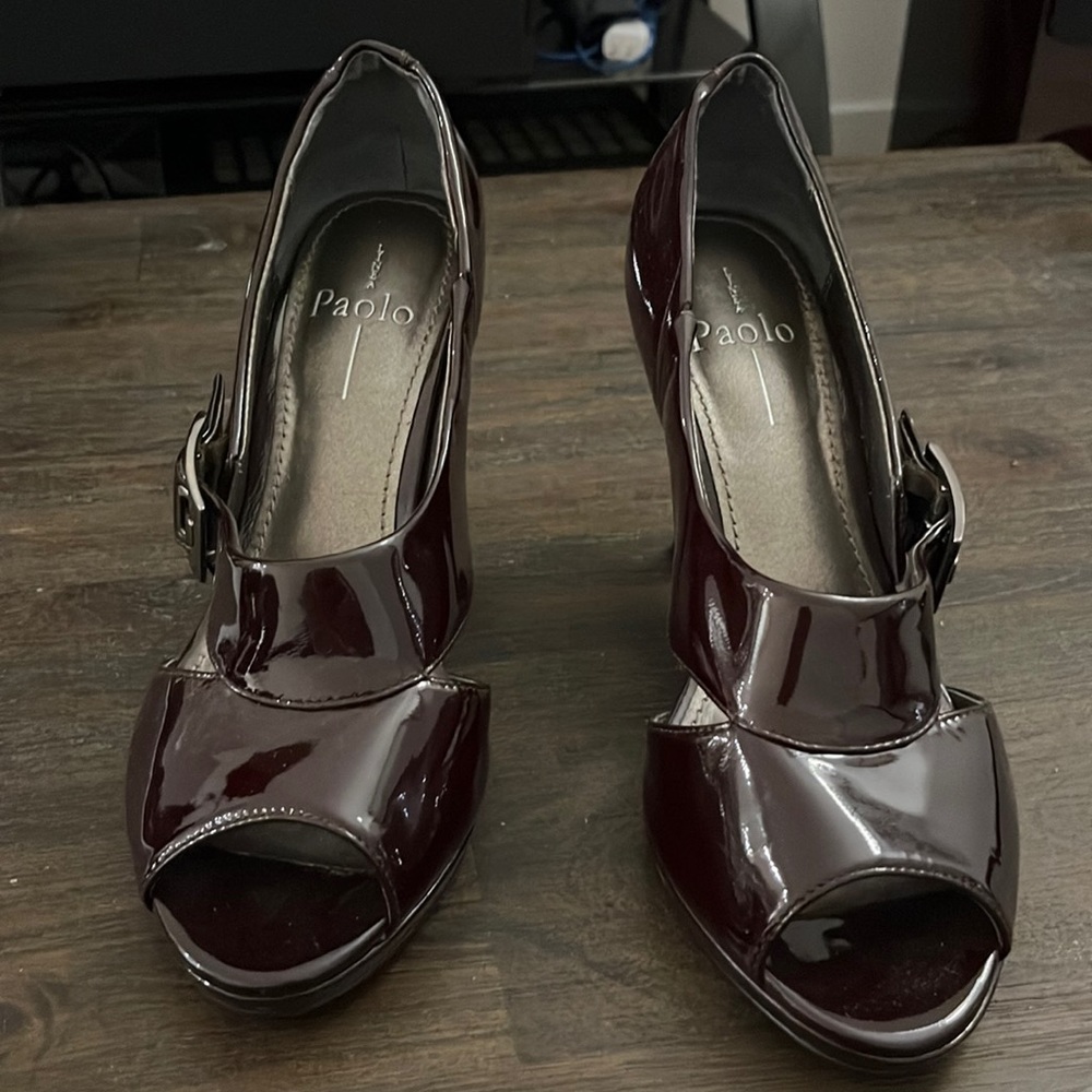 Linea Paolo patent leather heel